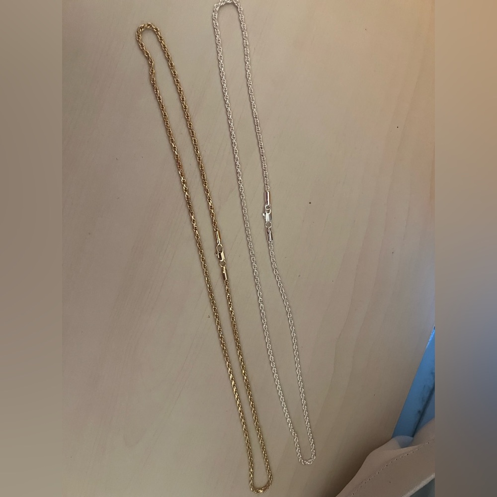 Brand new Set of two necklaces